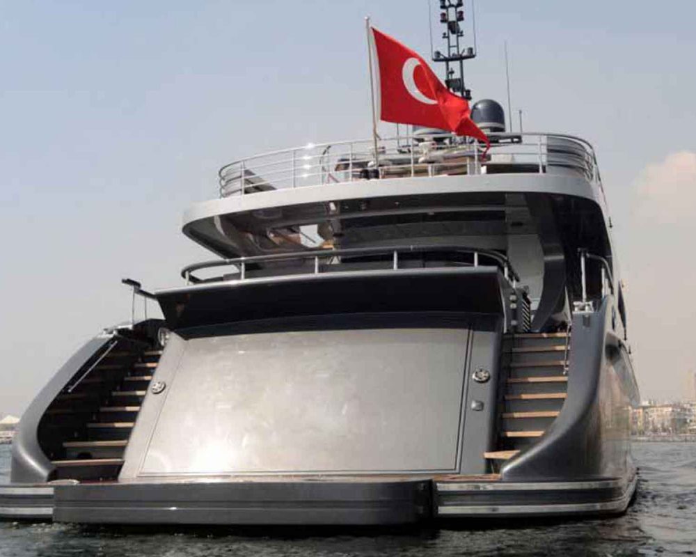 Motoryat RL Noor
